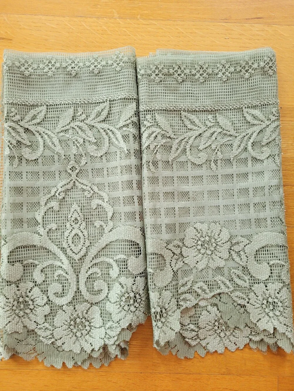 Set of two valances